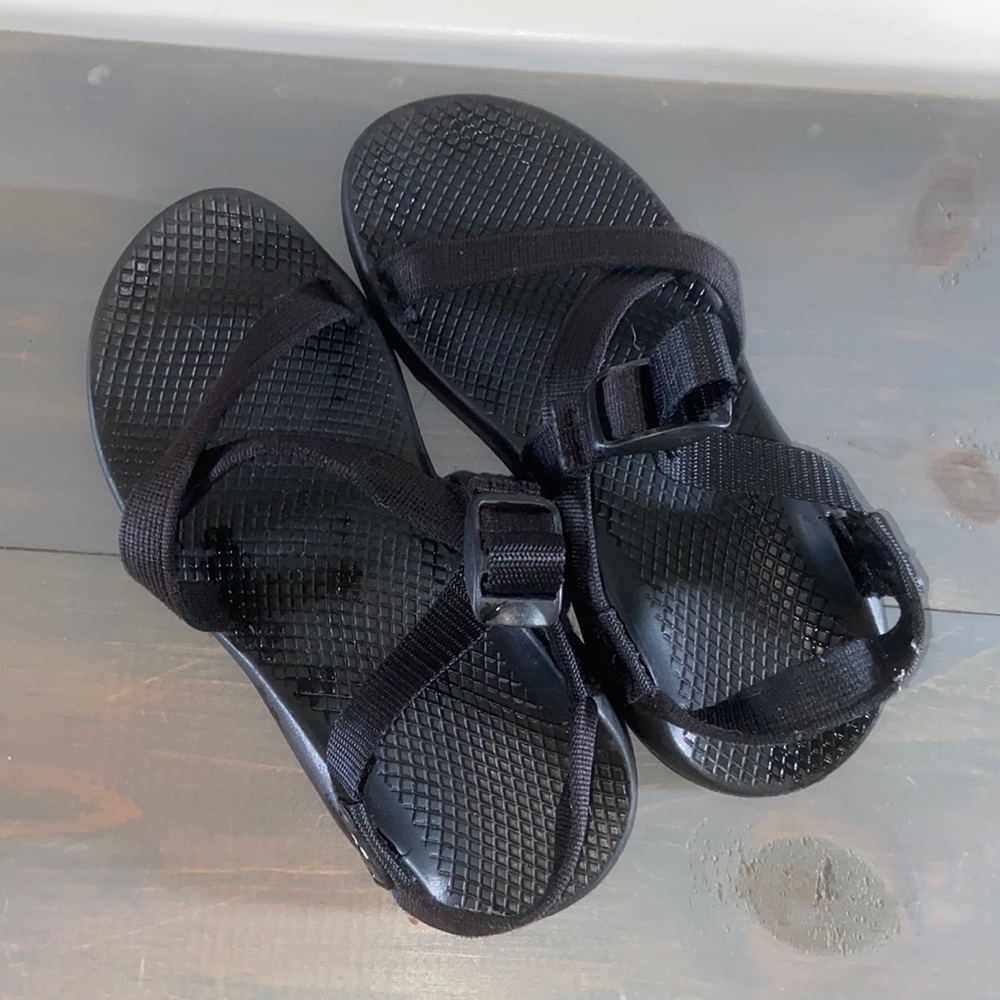Black chacos